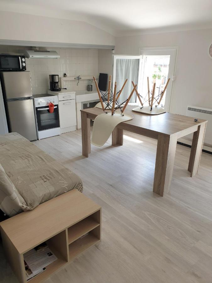Appartement 62 M2 1Er Etage Avec Jardin Au Rdc Saint-Génis 外观 照片