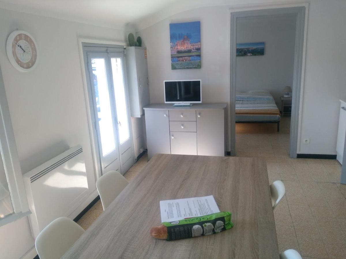 Appartement 62 M2 1Er Etage Avec Jardin Au Rdc Saint-Génis 外观 照片